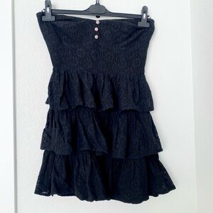 Elegant Black Strapless Mini Dress